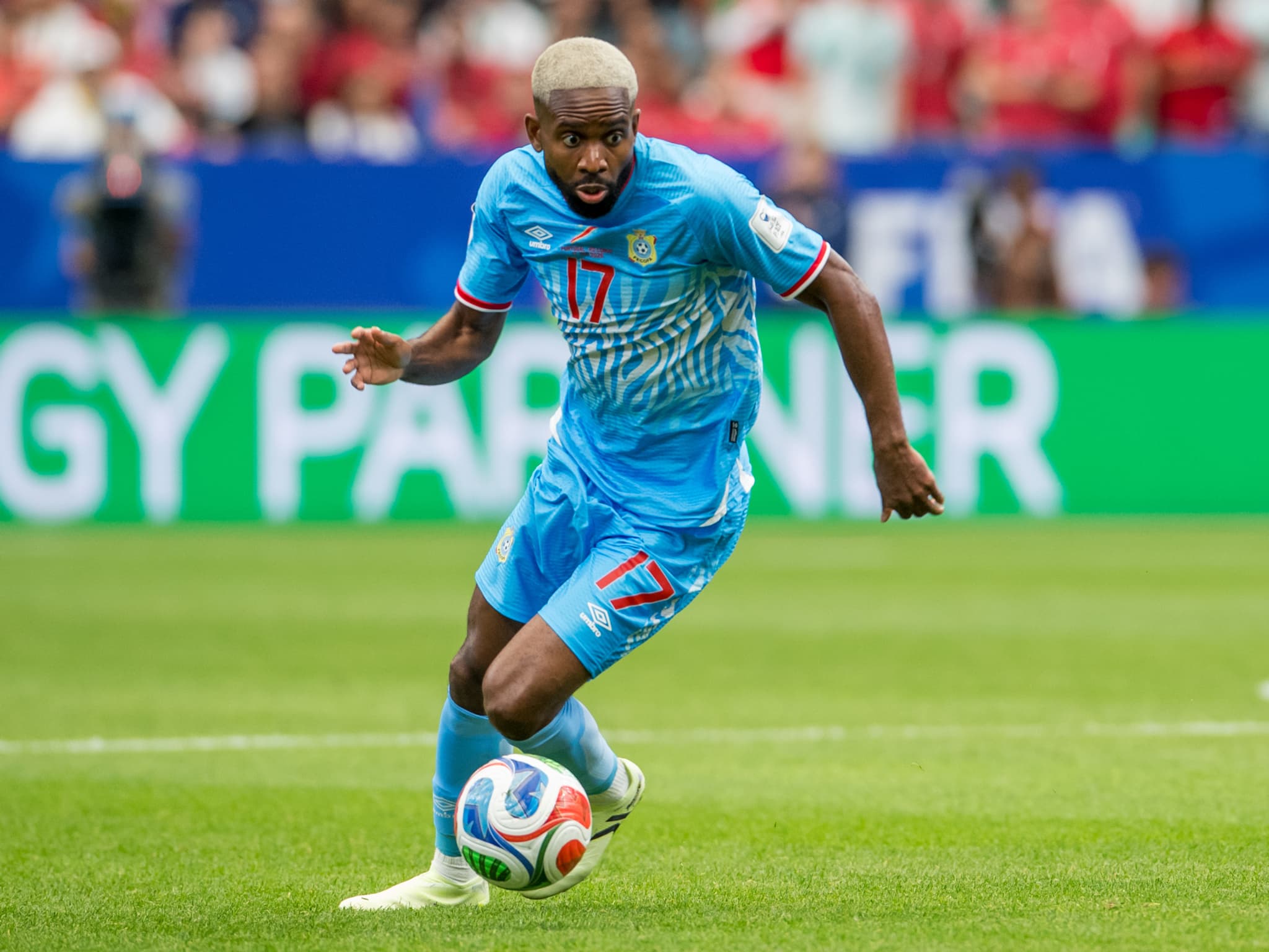 Cédric Bakambu libre après la fin de son contrat avec le Real Betis