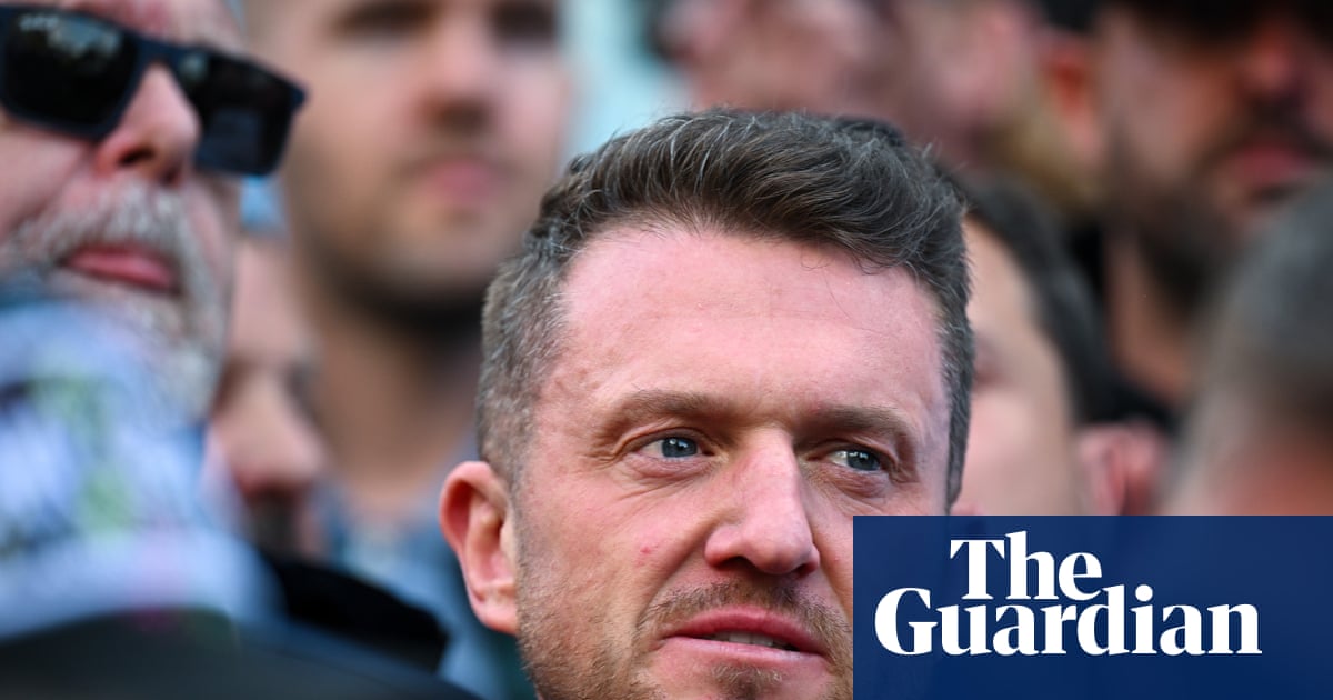 Errol Musk : la fondation familiale a conduit Tommy Robinson en Russie et a rencontré des responsables russes à Moscou en juin 2026