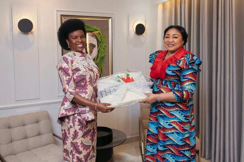RDC-Burundi : la Première Dame burundaise découvre les actions de la Fondation Lona à Kinshasa